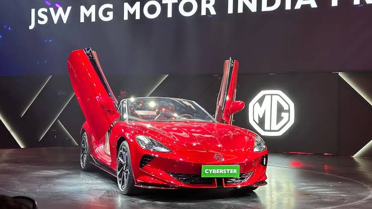 MG Cyberster भारत में लॉन्च, 510 hp और सिर्फ 3.2 सेकेंड में 0–100 किमी/घंटा स्पीड के साथ