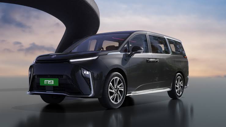Mg M9 New car: भारत में तहलका मचाने के लिए 21 जुलाई को एक नई कार आ रही है